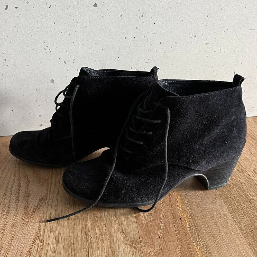 Clarks Artisan Leyden Bell‎ black suede lace-up low block heel ankle bootie 7M - Picture 4 of 9